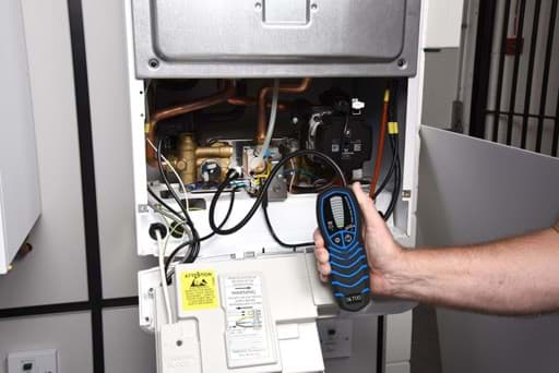 Hoort een gaslekzoeker tot de standaard uitrusting van een installateur?